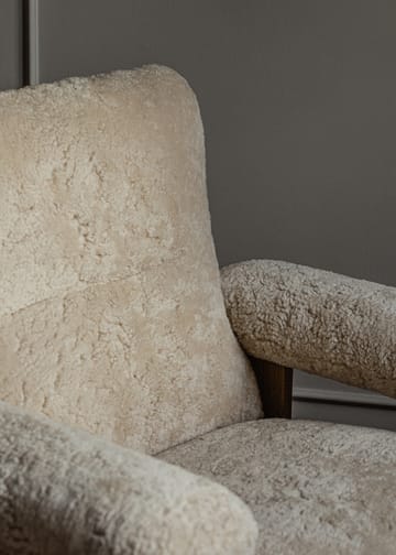 Fauteuil Brasilia - Dark oak-Nature sheepskin curly - Audo Copenhagen