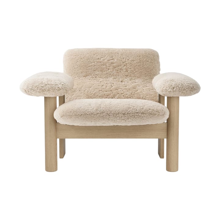 Fauteuil Brasilia low back, Natural oak-Nature sheepskin curly Audo Copenhagen