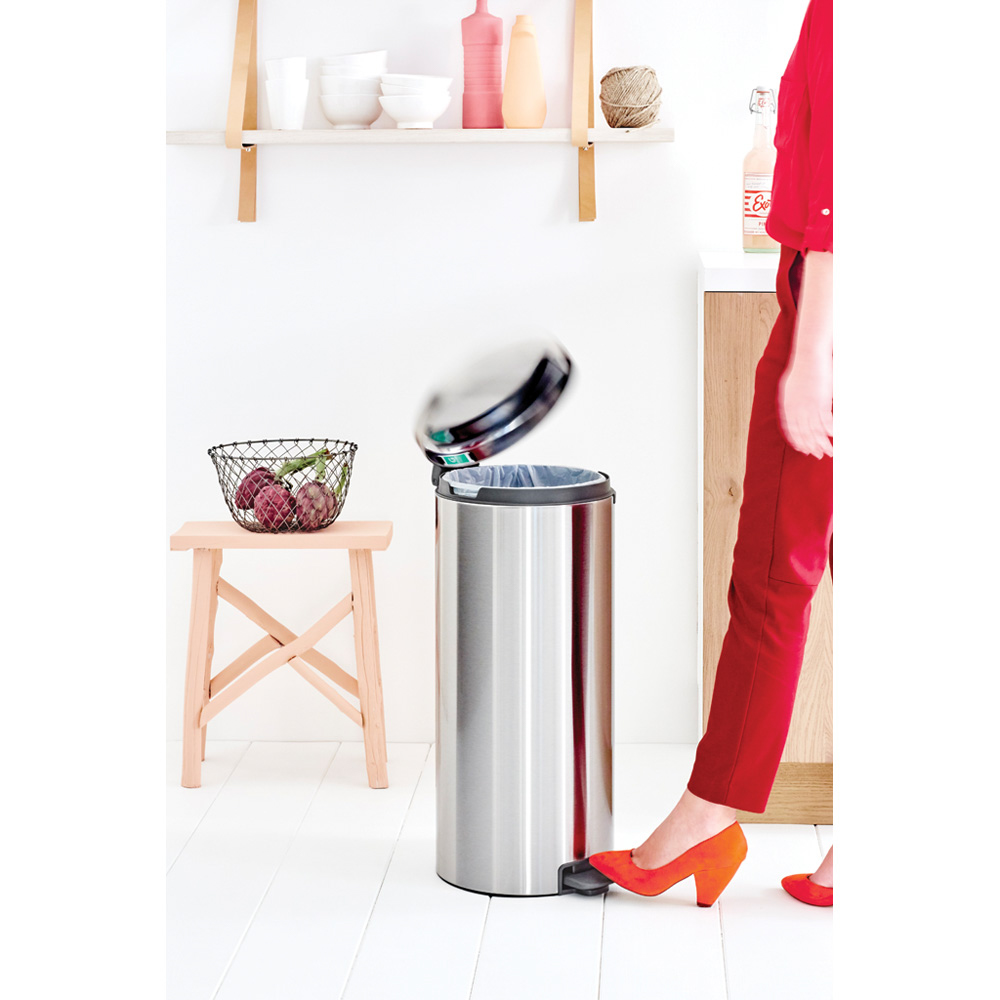 brabantia Poubelle à Pédale Newicon 30L - Boutique en ligne Ecosplendo  Suisse