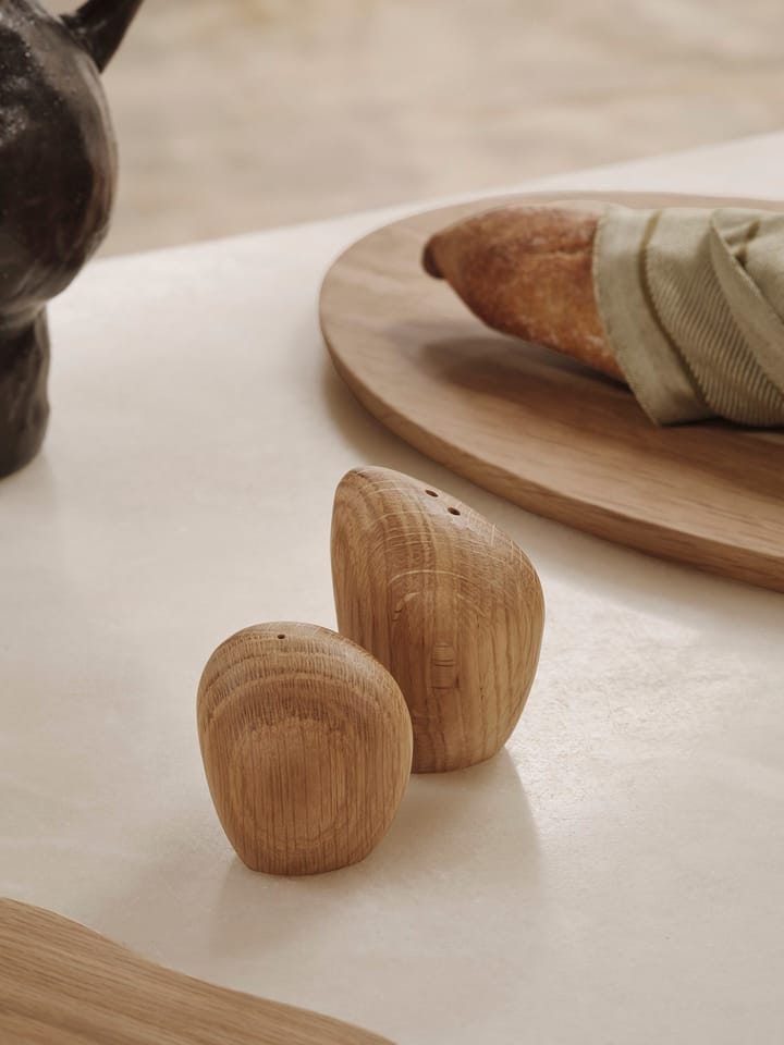 Salière et poivrière Cairn - Oak - ferm LIVING