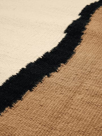 Tapis de couloir Soil Kelim - Dark sand-off white, 70x180 cm - ferm LIVING