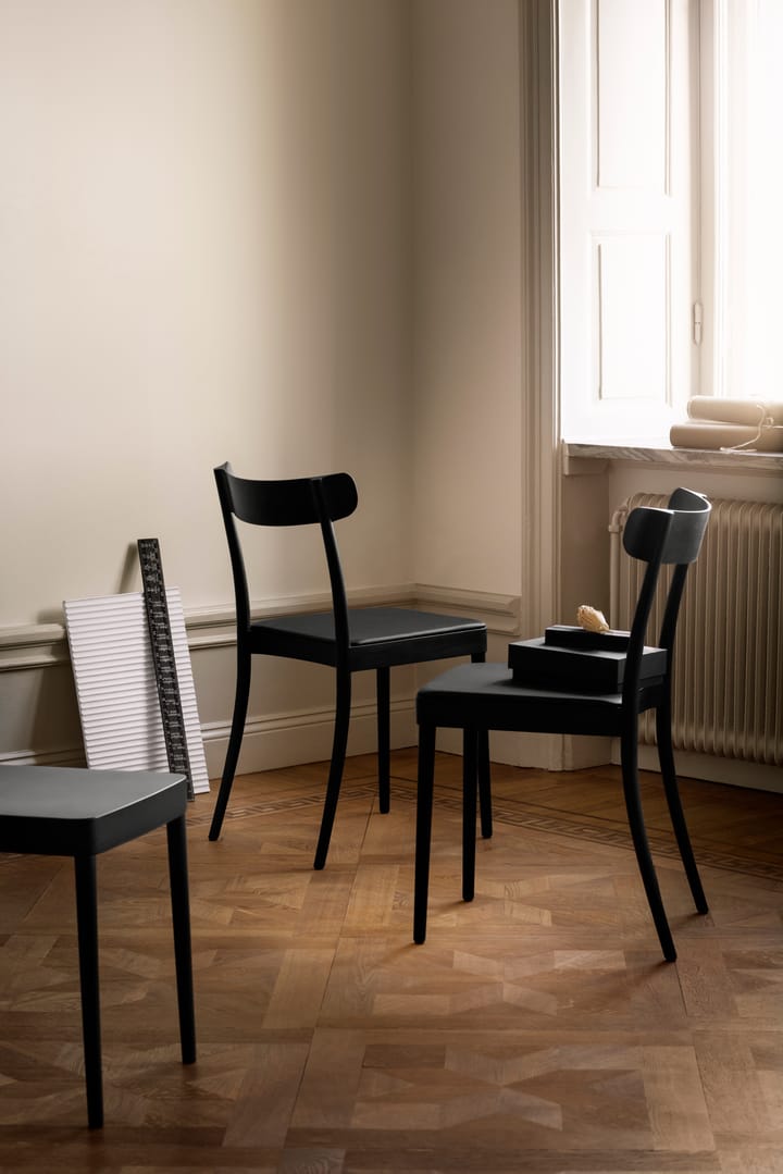 Chaise Petite, Siège plaqué noir Gärsnäs