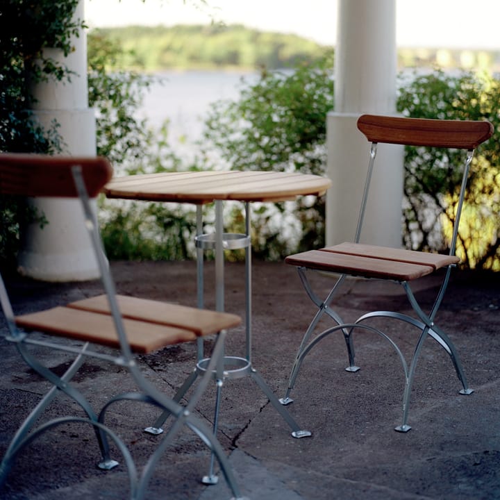 Table Brasserie à trois pieds, Teck-structure en acier avec galvanisation à chaud Grythyttan Stålmöbler