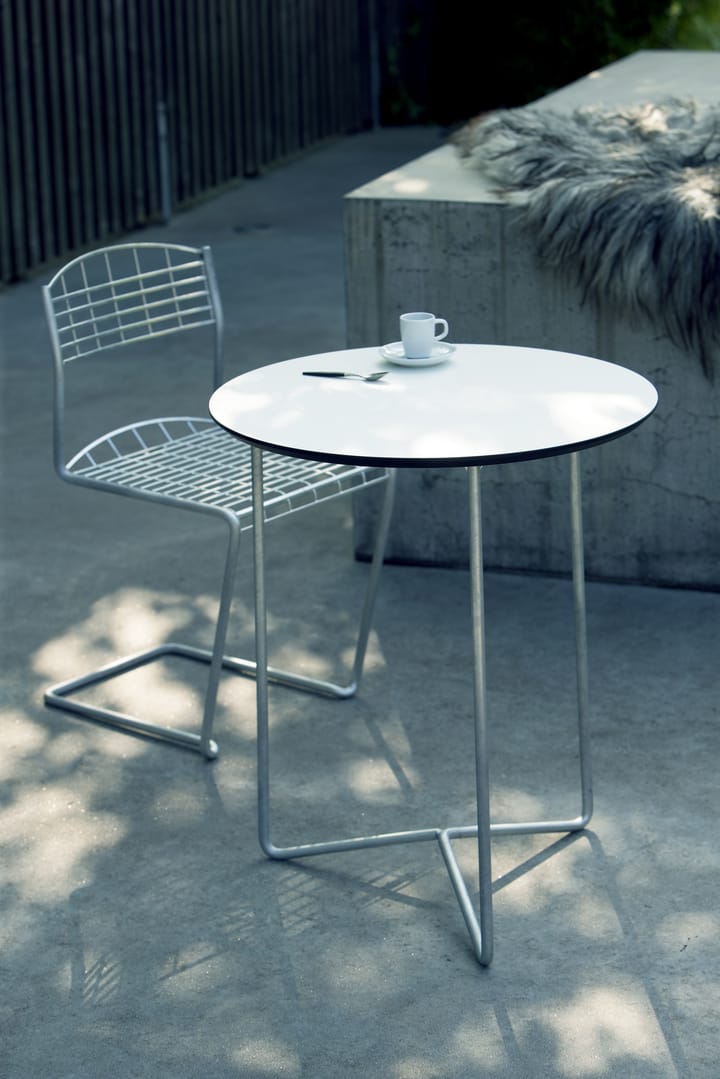 Table High Tech ø60 cm, Blanc-structure en acier avec galvanisation à chaud Grythyttan Stålmöbler