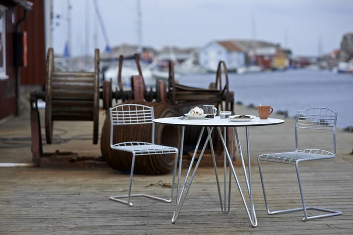 Table High Tech, ø90 cm, Blanc -structure en acier avec galvanisation à chaud Grythyttan Stålmöbler