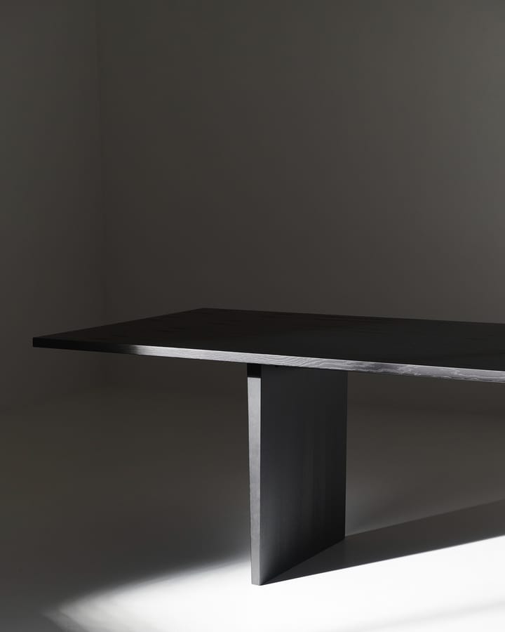 Table à manger Private 100x320 cm, Marron-chêne teinté noir GUBI