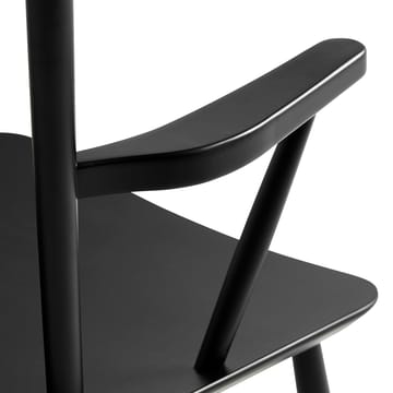 Chaise à accoudoirs J42 - Black lacquered beech - HAY