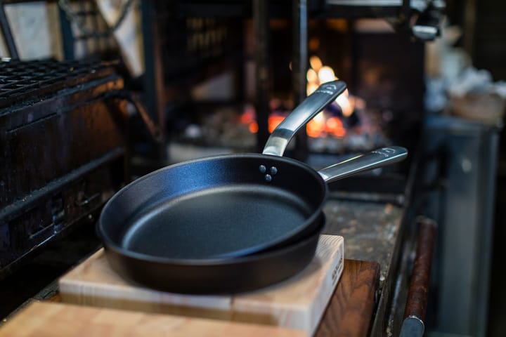 Poêle en acier au carbone Kockums avec poignée ergonomique, Ø30 cm Kockums Jernverk