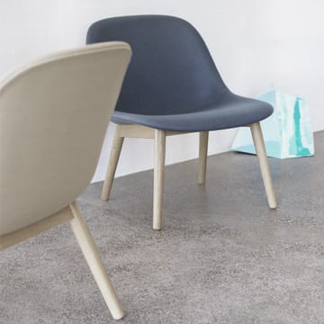 Chaise Lounge Fiber avec pieds en chêne - Divina 154 - Muuto