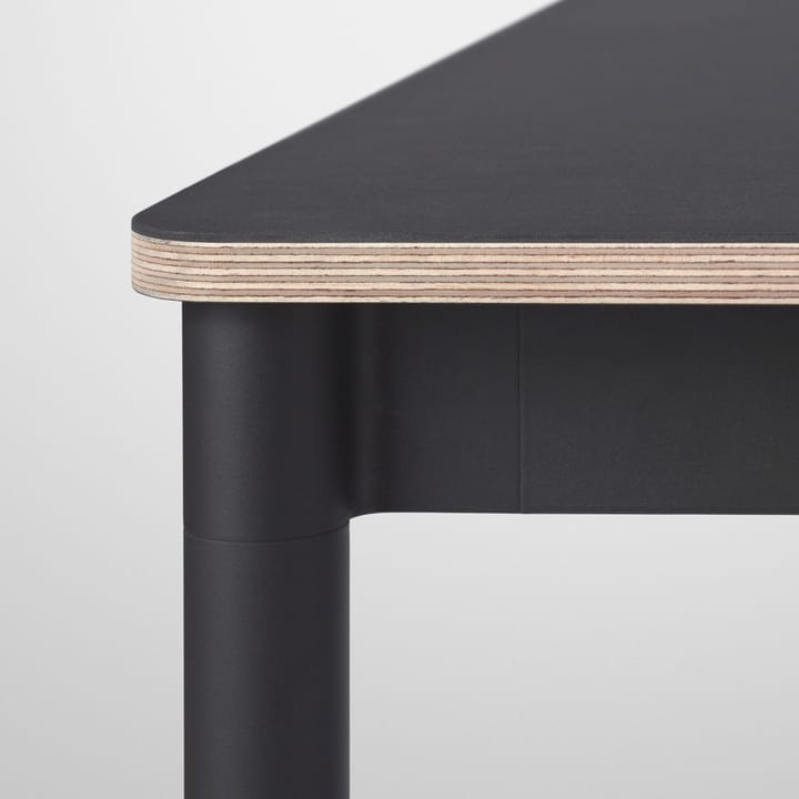 Table à manger Base, oak, structure noire, bord en contreplaqué, 190x85 cm Muuto