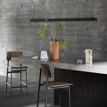 Tabouret de bar Loft - black, bas, structure en acier noir - Muuto