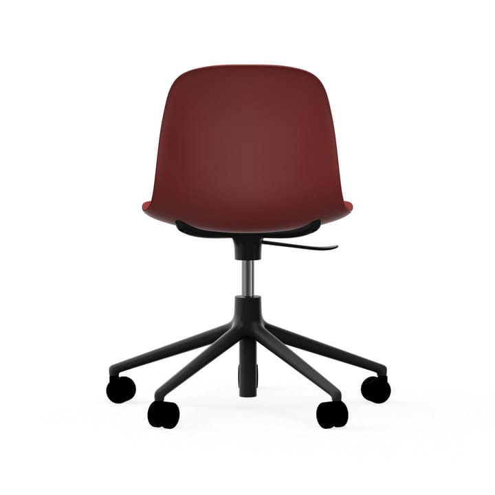 Chaise de bureau Form avec base pivotante, fauteuil de bureau 5W, rouge, aluminium noir, roulettes Normann Copenhagen