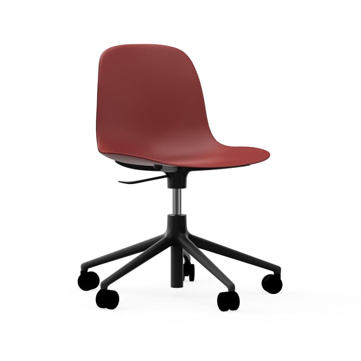 Chaise de bureau Form avec base pivotante, fauteuil de bureau 5W, rouge, aluminium noir, roulettes Normann Copenhagen