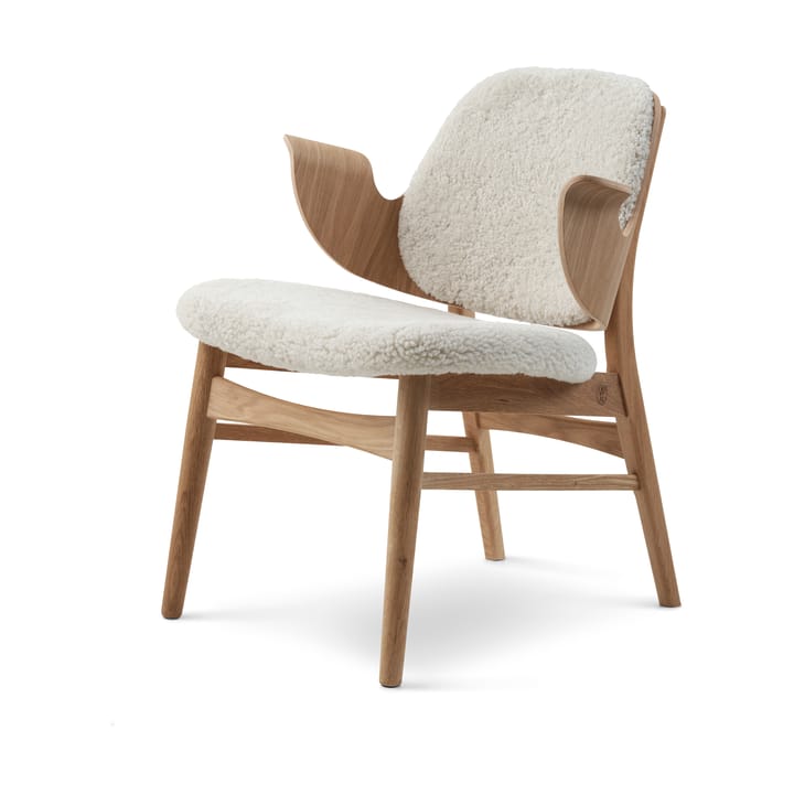 Chaise lounge Gesture, peau de mouton moonlight, structure en chêne huilé blanc Warm Nordic