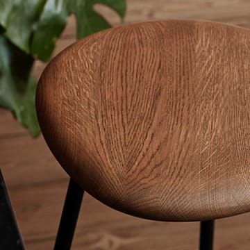 Tabouret de bar Pebble - chêne fumé, h.65, structure noire - Warm Nordic