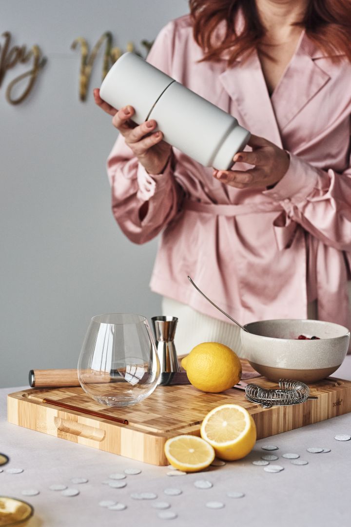 4 recettes de cocktails festifs pour la nouvelle année - Zone Denmark Rocks shaker.